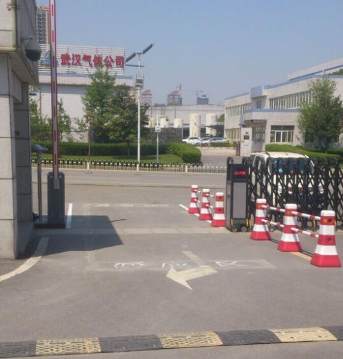 中国铁建十一局集团电务工程有限公司车牌识别管理系统施工中